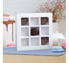 Коробка складная под 9 конфет, белая, 13,8 х 13,8 х 3,8 см СД